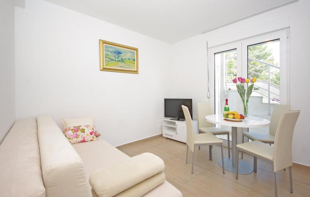 Apartment Mila *